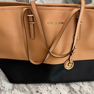 Michael Kors two tone large tote. 19x12. Excellent condition.